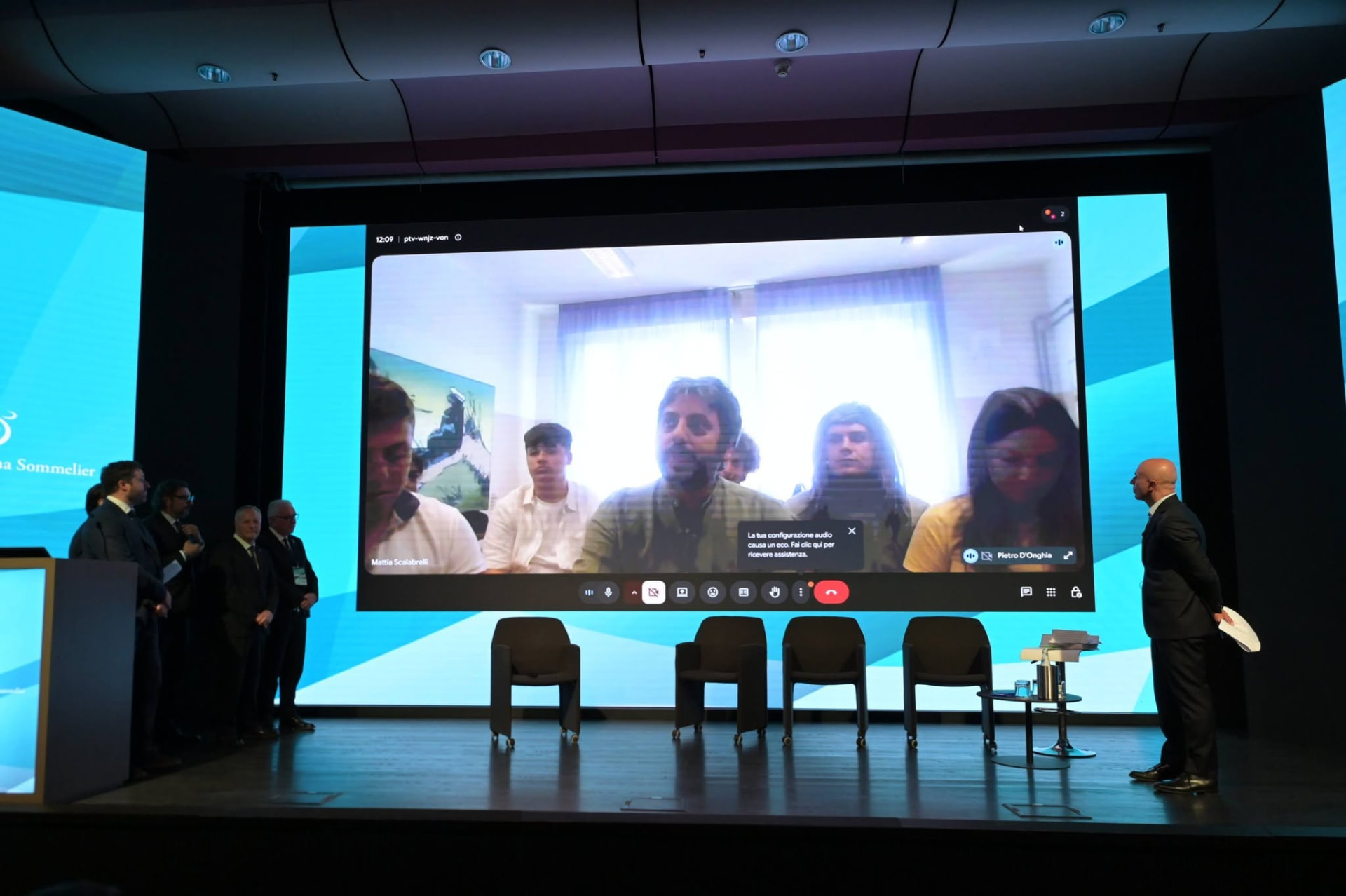 Collegamento video durante i lavori della Convention AIS